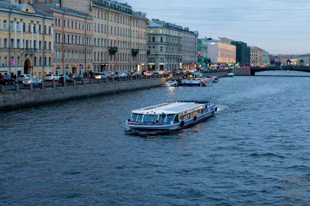 Теплоход Аполлон