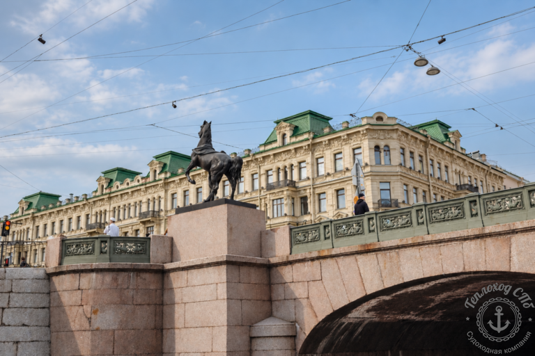 Утро на катере